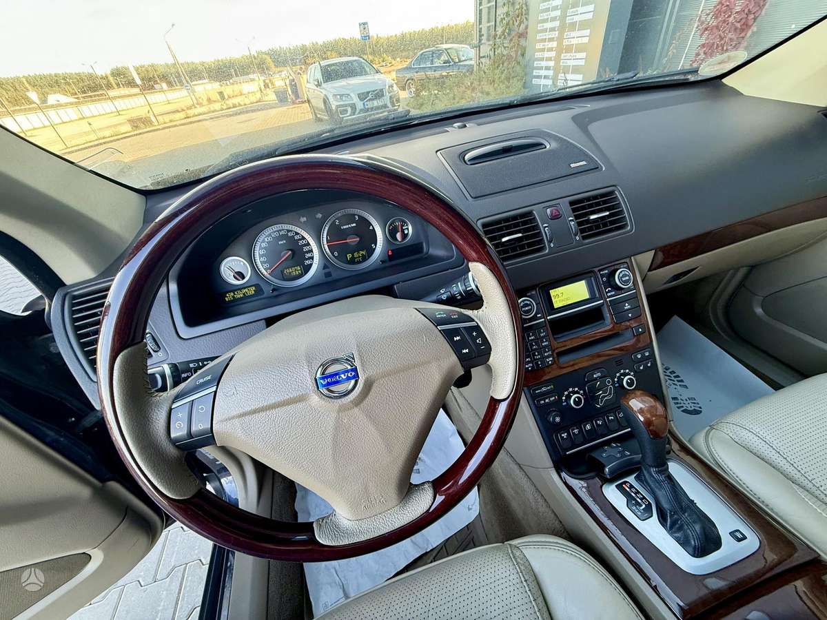 Volvo XC90 2009 — photo 11