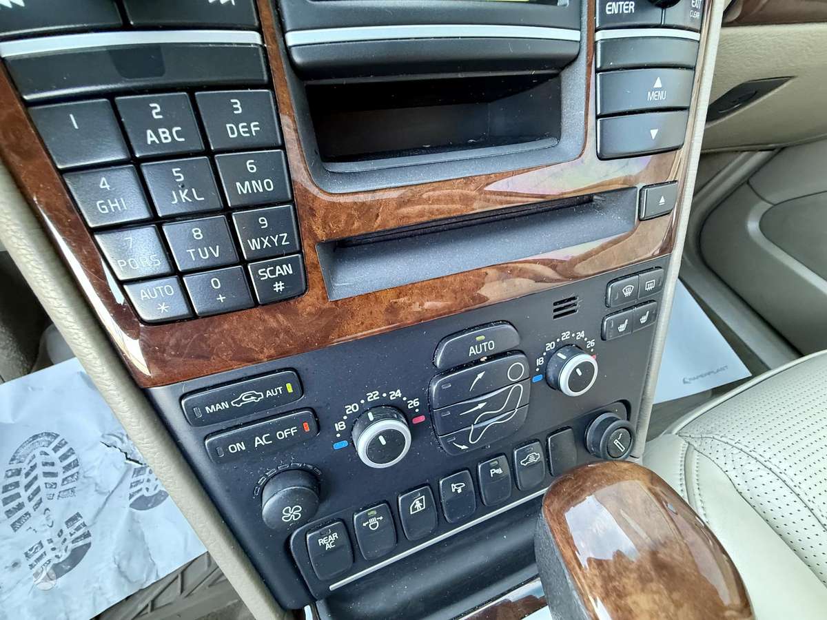 Volvo XC90 2009 — photo 13