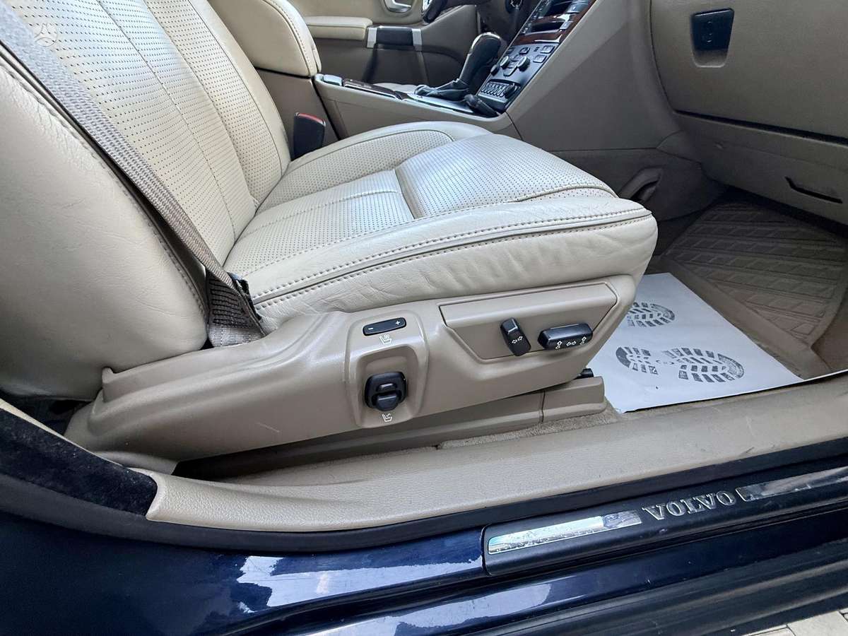 Volvo XC90 2009 — photo 17