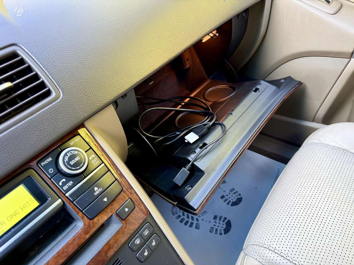 Volvo XC90 2009 — photo 24