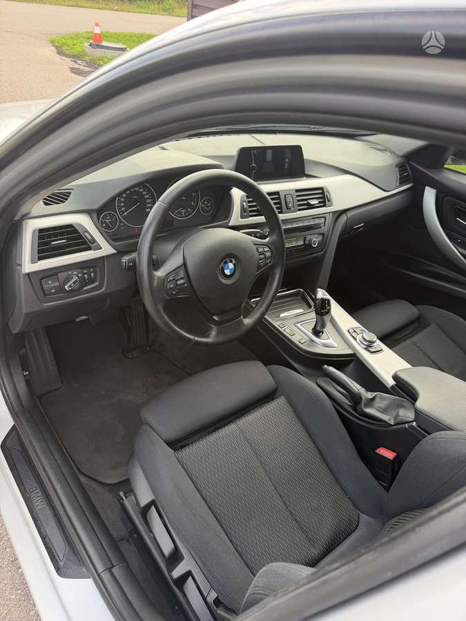 BMW 320 2014 — photo 10
