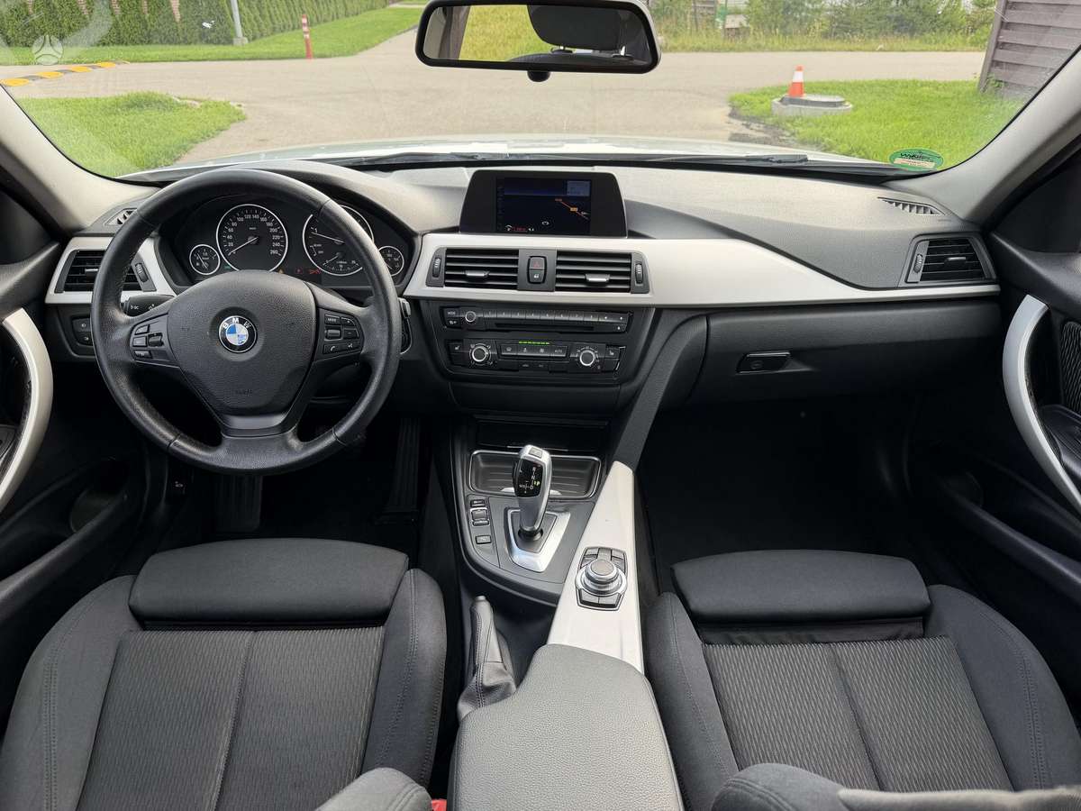 BMW 320 2014 — photo 12
