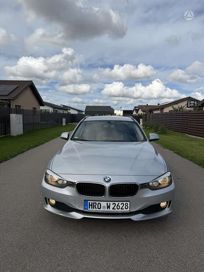 BMW 320 2014 — rear view