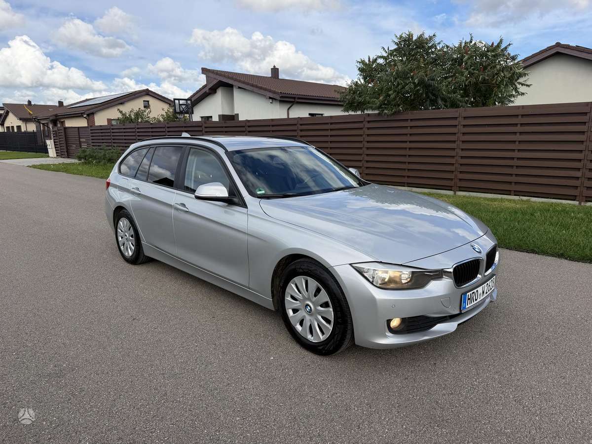BMW 320 2014 — interior