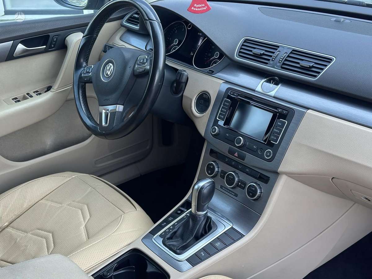 Volkswagen Passat 2014 — photo 13