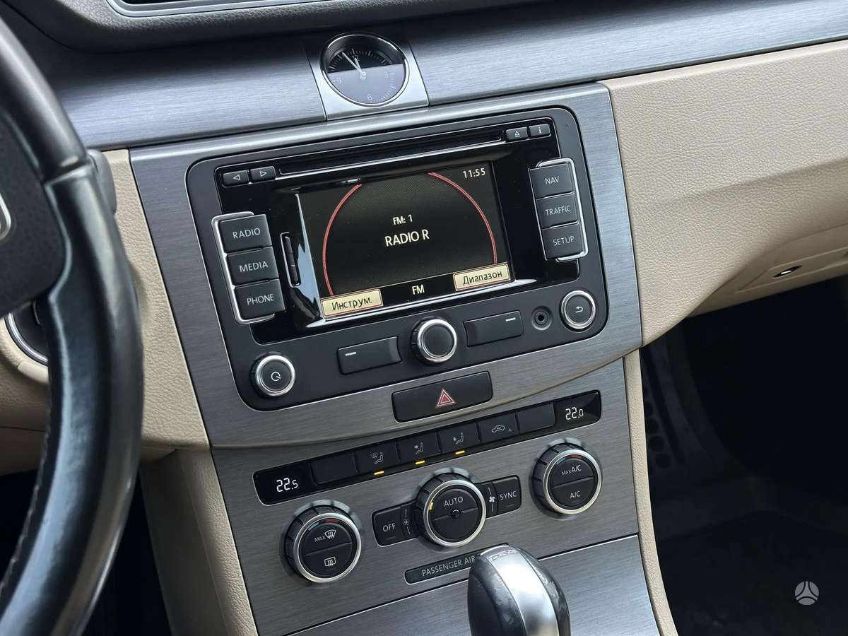 Volkswagen Passat 2014 — photo 14