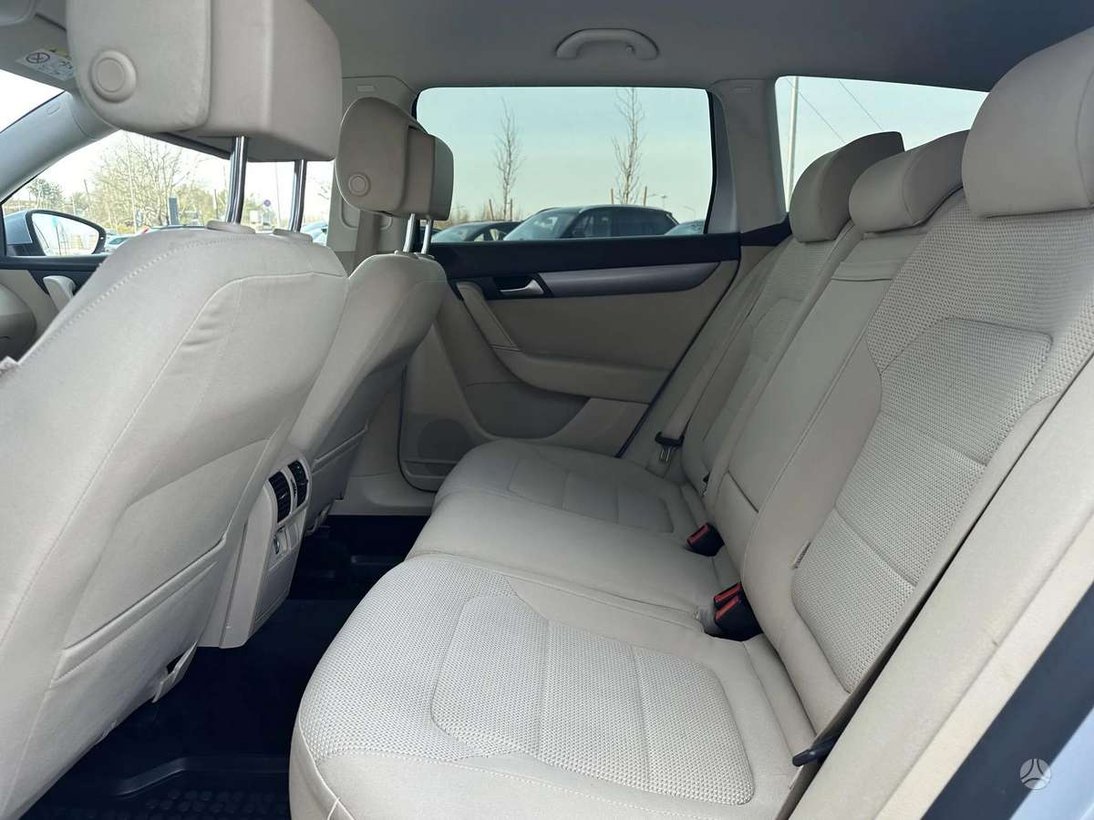 Volkswagen Passat 2014 — photo 9