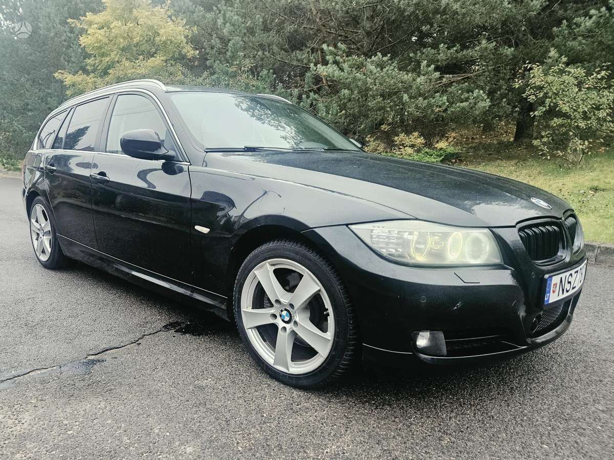 BMW 330, 2010