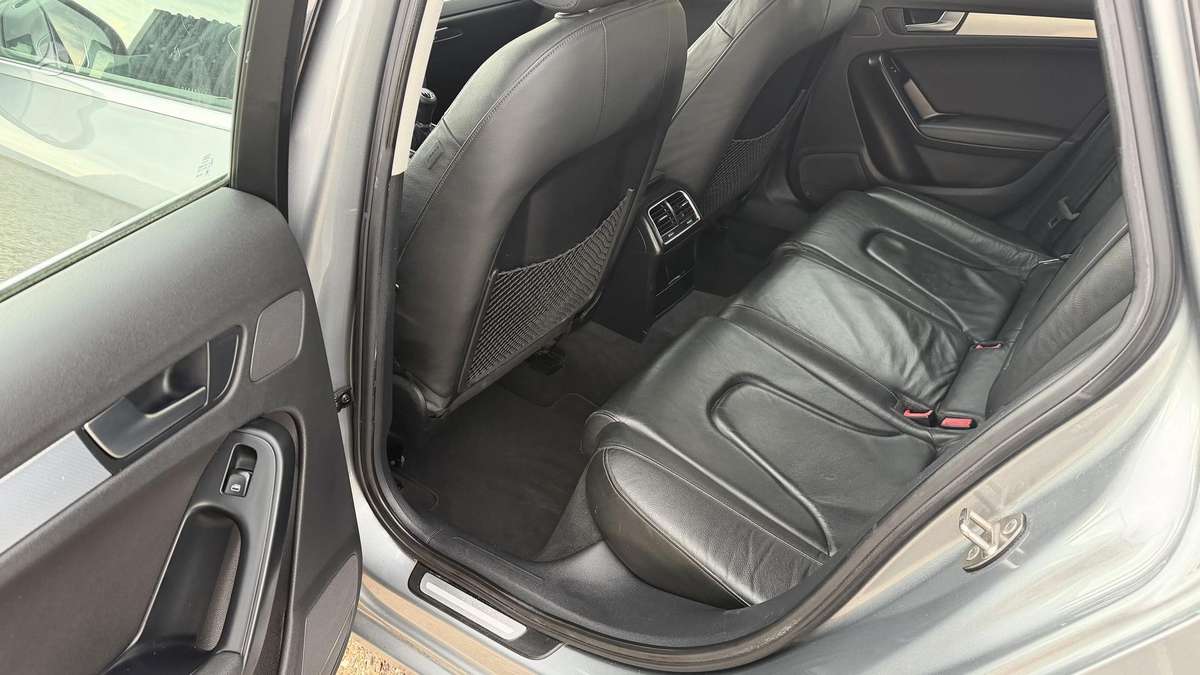 Audi A4 2008 — photo 11