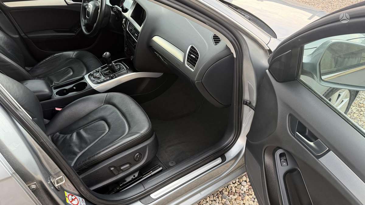 Audi A4 2008 — photo 12
