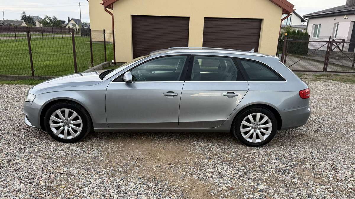 Audi A4 2008 — rear view
