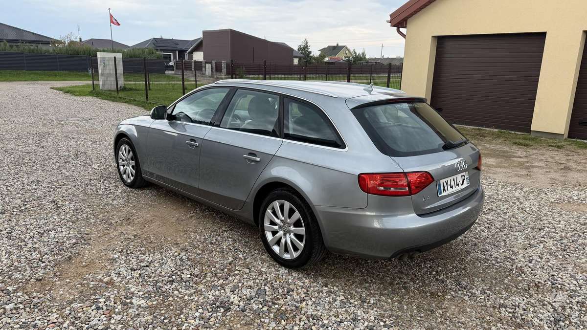 Audi A4 2008 — interior