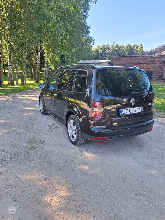 Volkswagen Touran 2010 — photo 7