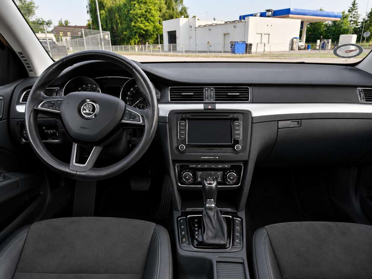 Skoda Superb 2015 — photo 12