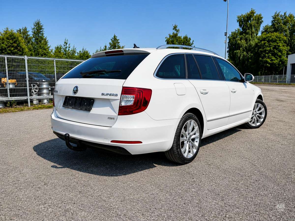 Skoda Superb 2015 — interior
