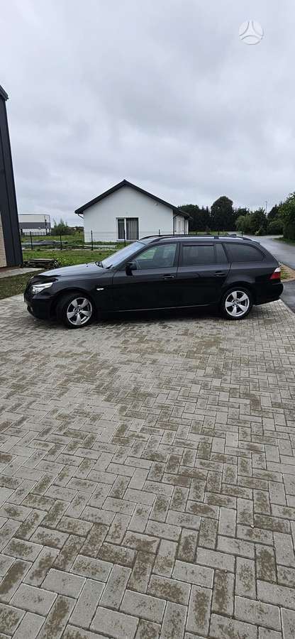 BMW 520 2007 — rear view