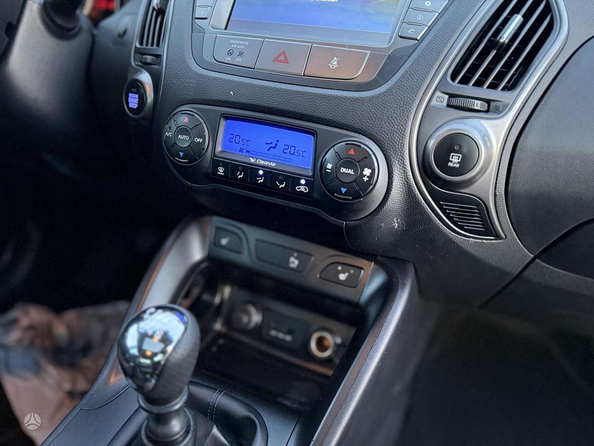 Hyundai ix35 2015 — photo 11
