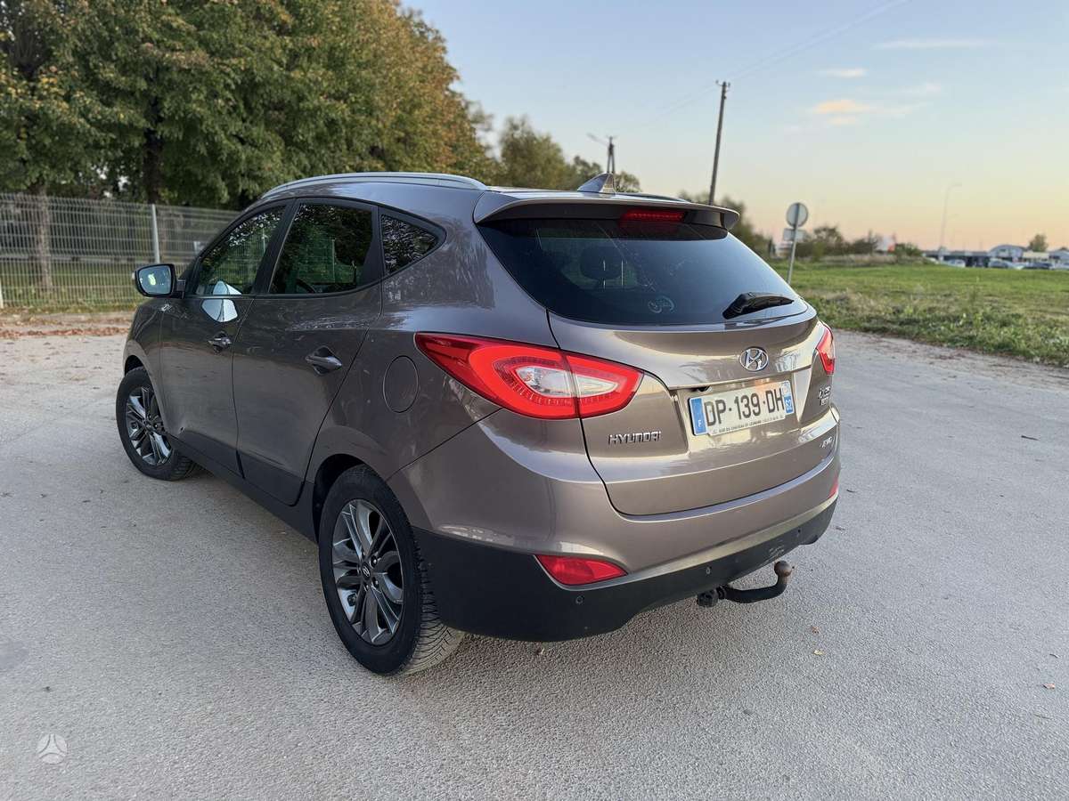 Hyundai ix35 2015 — engine 1995 cm³, 136 HP (100kW)