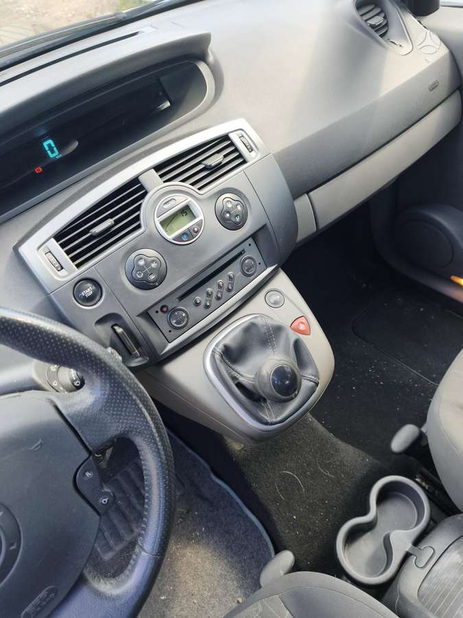 Renault Scenic 2006 — photo 18