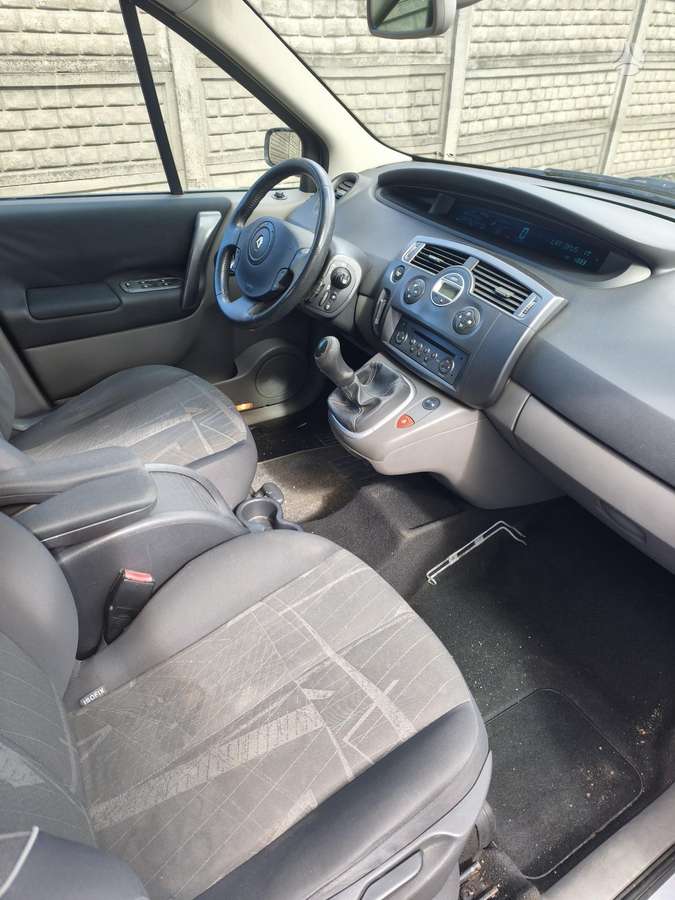 Renault Scenic 2006 — photo 24