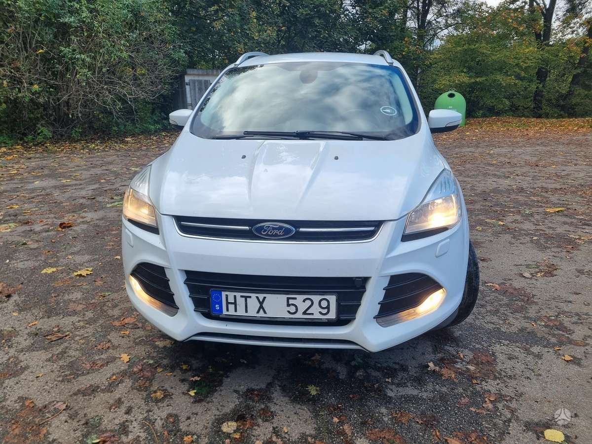 Ford Kuga 2013 — вигляд ззаду