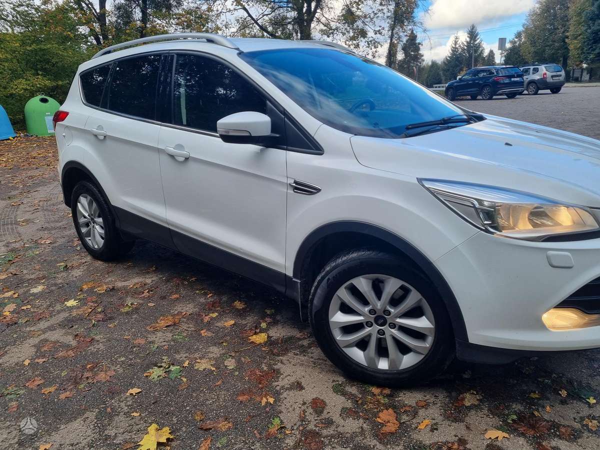 Ford Kuga 2013 — салон