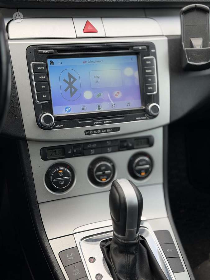 Volkswagen Passat 2009 — photo 15
