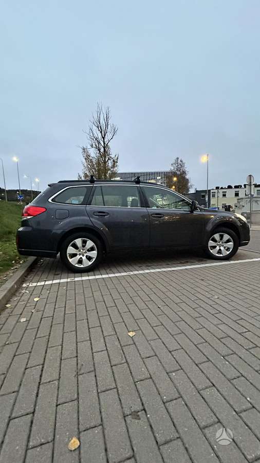Subaru Outback 2010 — photo 10