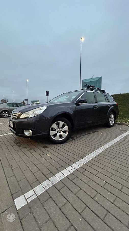 Subaru Outback 2010 — photo 11