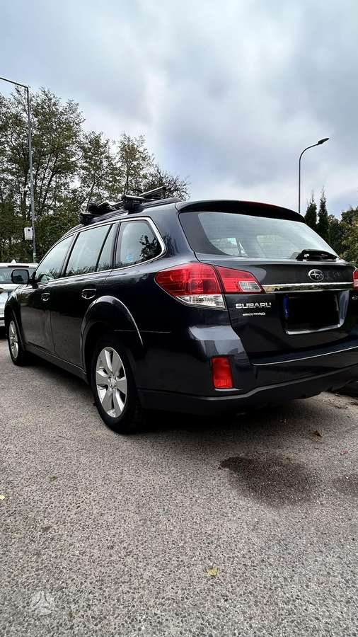 Subaru Outback 2010 — photo 16