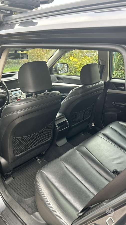 Subaru Outback 2010 — photo 17