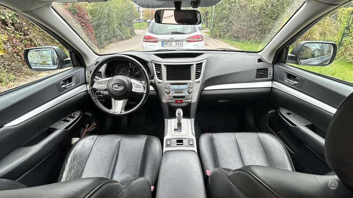 Subaru Outback 2010 — photo 18