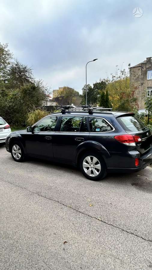 Subaru Outback 2010 — photo 21