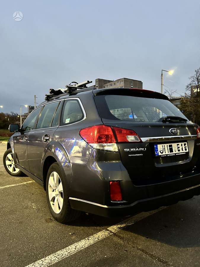 Subaru Outback 2010 — engine 2457 cm³, 167 HP (123kW)