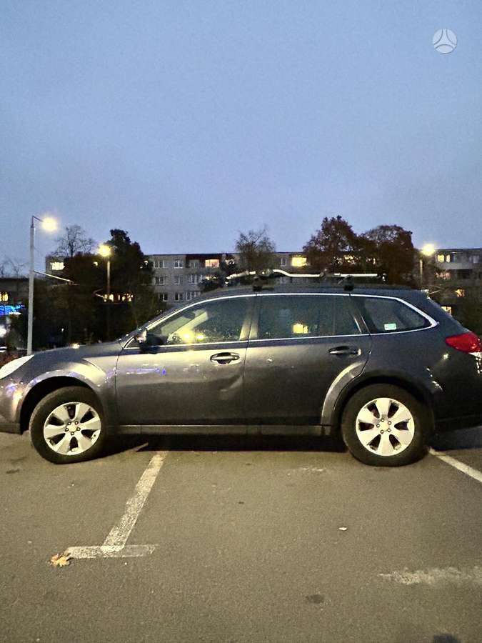 Subaru Outback 2010 — photo 5