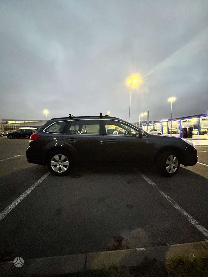 Subaru Outback 2010 — photo 6