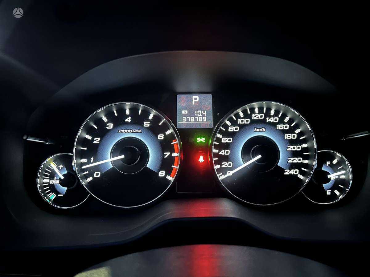 Subaru Outback 2010 — photo 7
