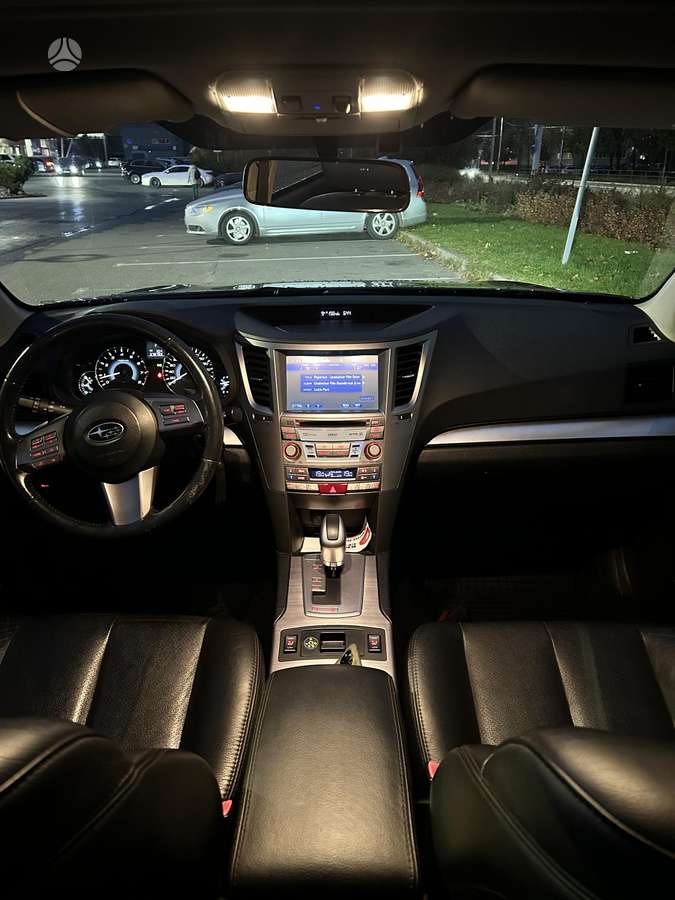 Subaru Outback 2010 — photo 8