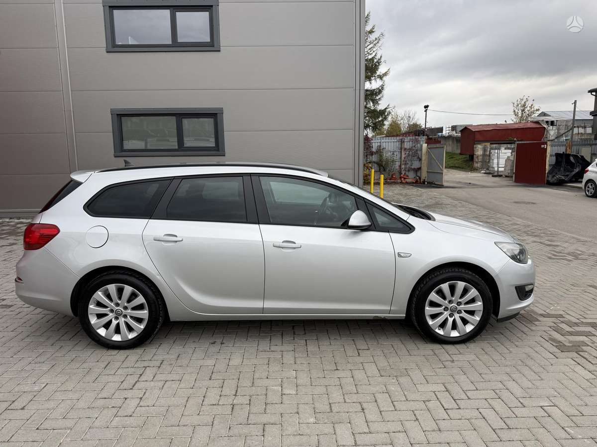 Opel Astra 2015 — двигун 1598 cm³, 110 HP (81kW)