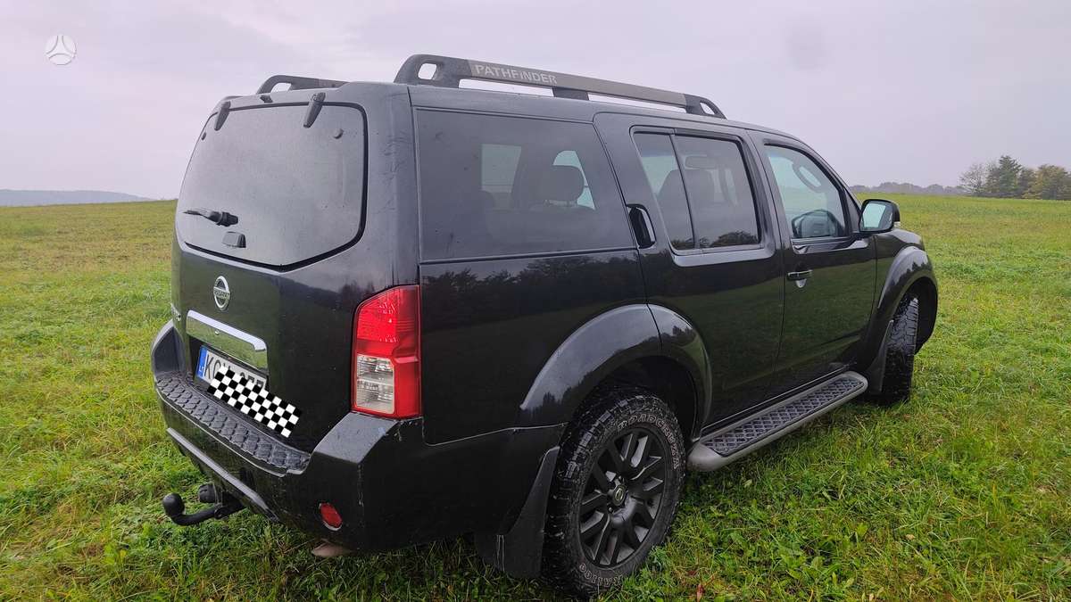 Nissan Pathfinder 2012 — engine 2500 cm³, 190 HP (140kW)