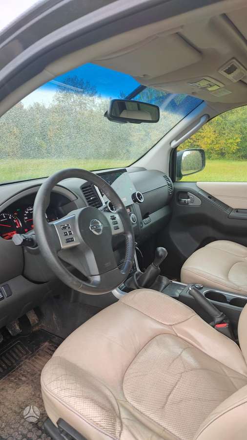 Nissan Pathfinder 2012 — photo 5
