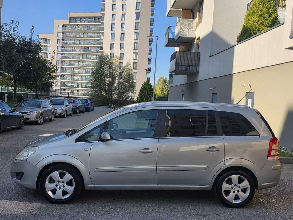 Opel Zafira 2008 — engine 1796 cm³, 140 HP (103kW)