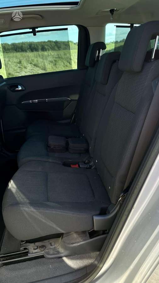Peugeot 5008 2012 — photo 14