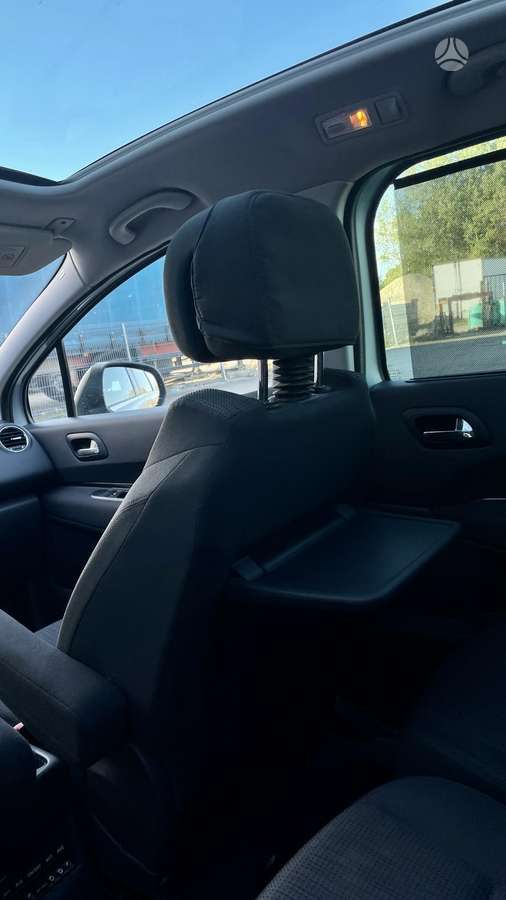 Peugeot 5008 2012 — photo 27