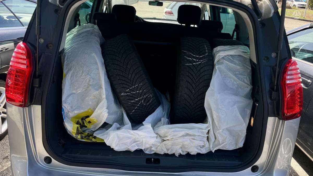 Peugeot 5008 2012 — photo 28