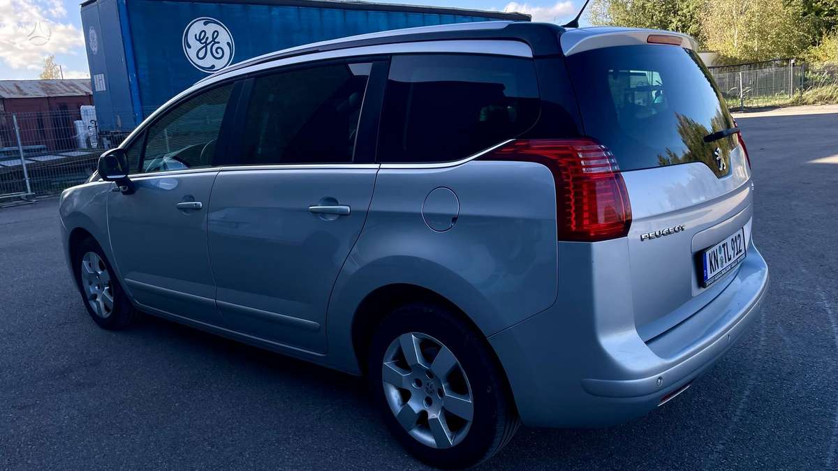Peugeot 5008 2012 — photo 7