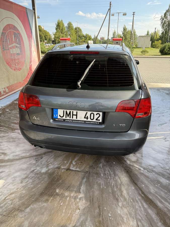 Audi A4 2005 — rear view