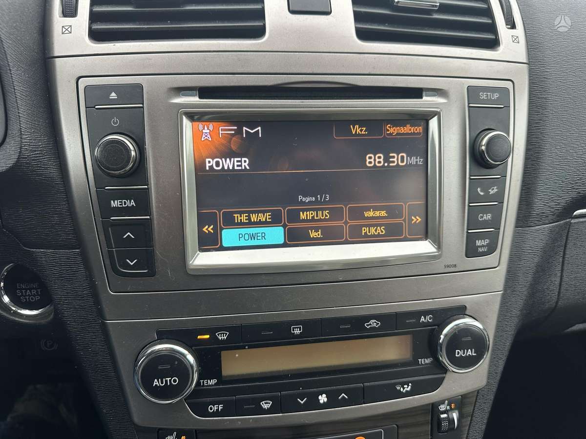 Toyota Avensis 2012 — photo 13