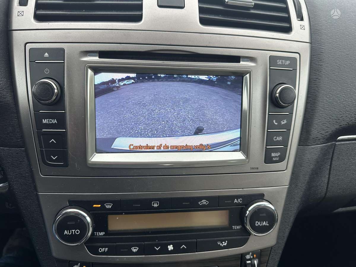 Toyota Avensis 2012 — photo 15