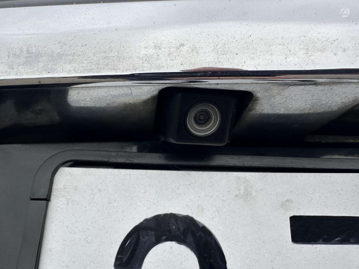 Toyota Avensis 2012 — photo 17